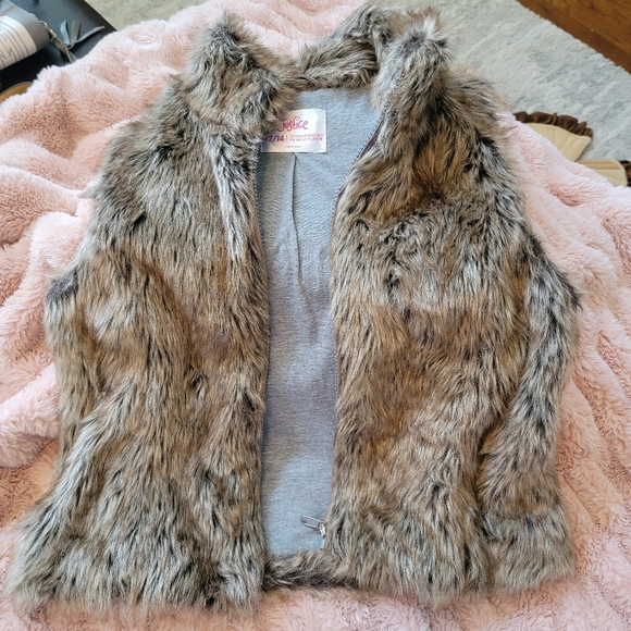 Justice Faux Fur Vest - Picture 3 of 4